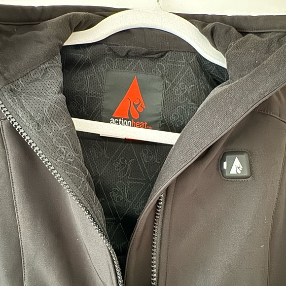 Women’s Heated Vest - Picture 2 of 2